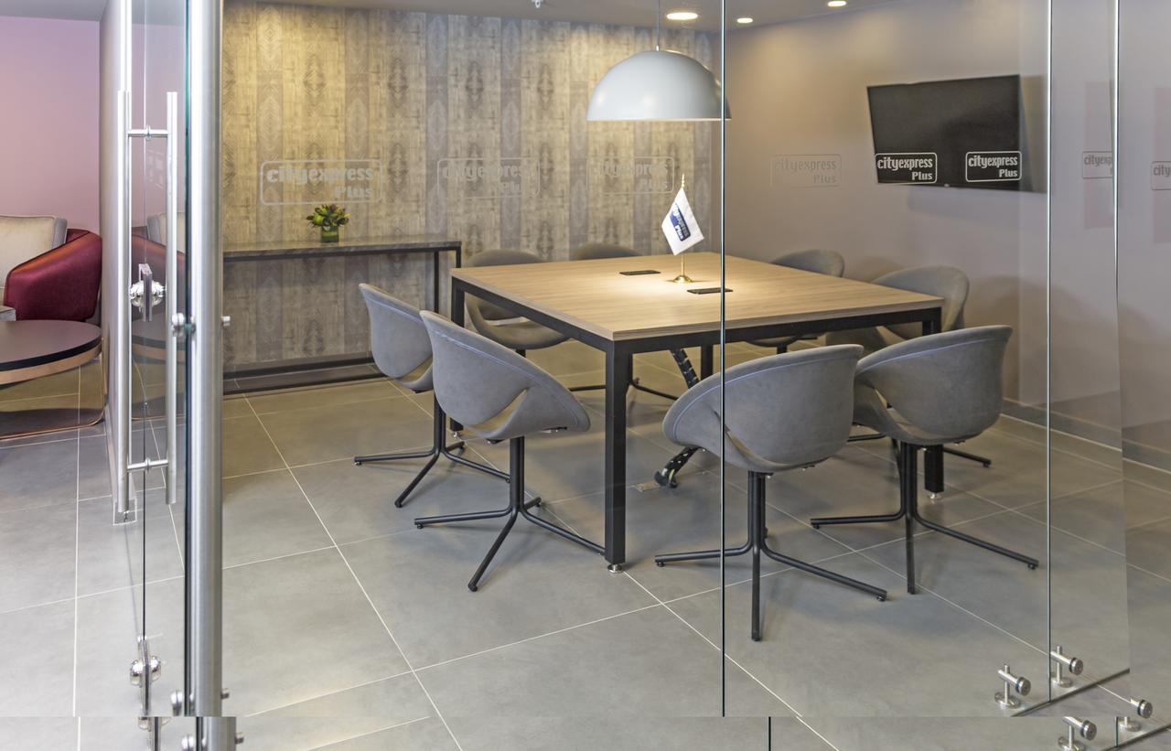 City Express Plus By Marriott Medellin Colombia Zimmer foto